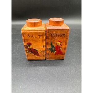 Vintage Wooden Rooster Salt and Pepper Shakers Rustic Farmhouse Kitchen Decor